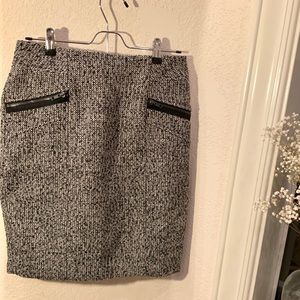 NWOT Forever 21 pencil skirt black white woven